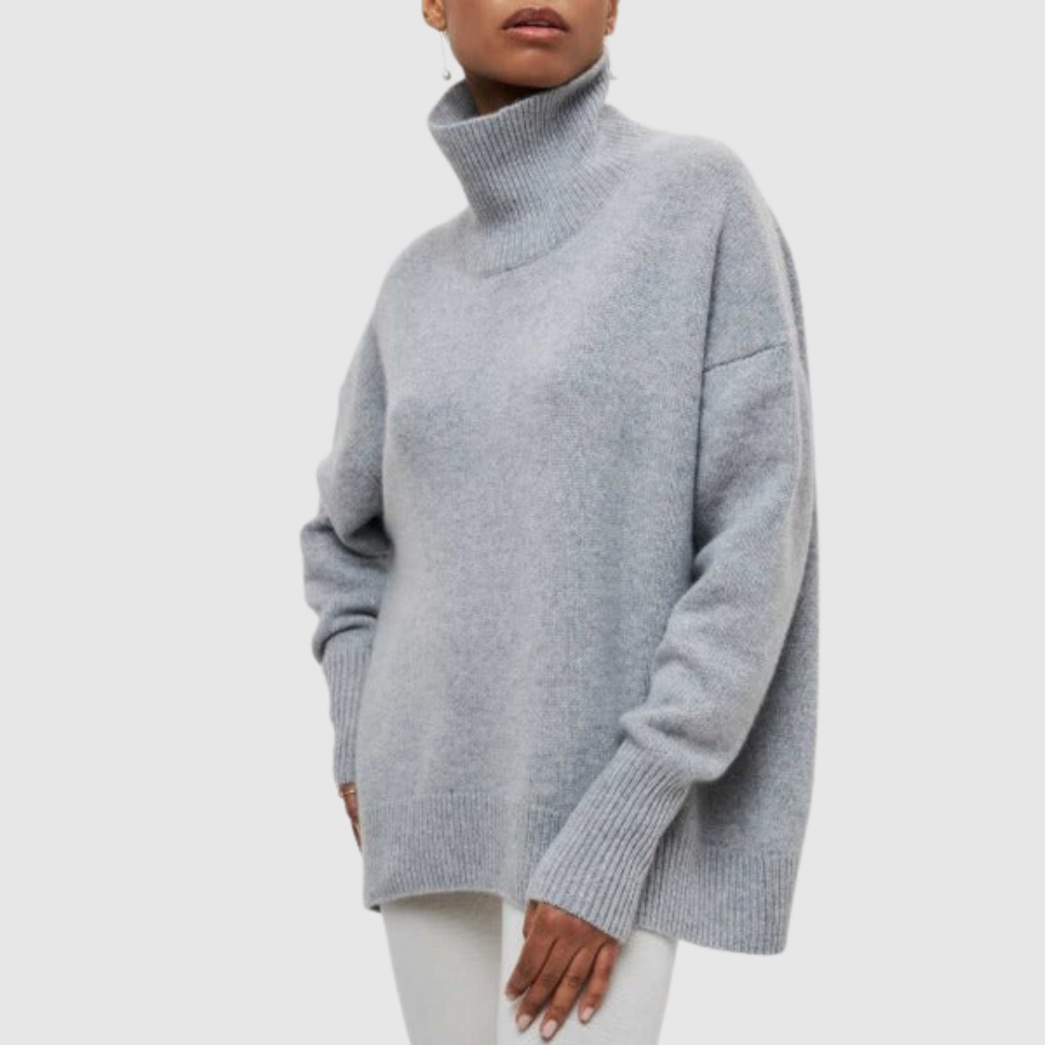 Nora – Oversize sweter z wysokim kołnierzem