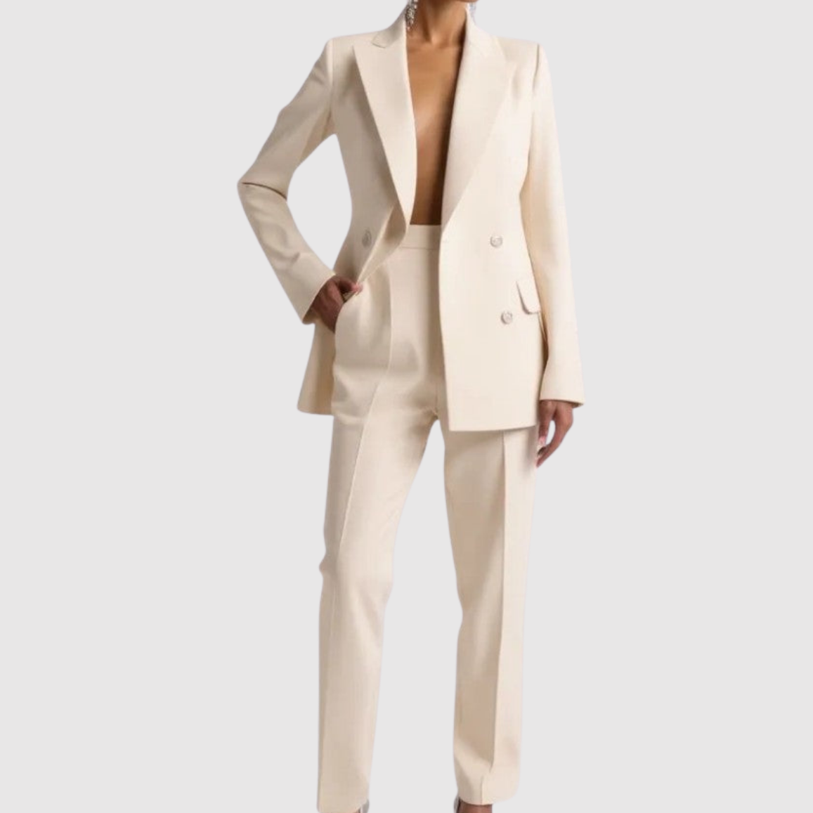 Natálie – Klasyczny kombinezon w jasnych kolorach