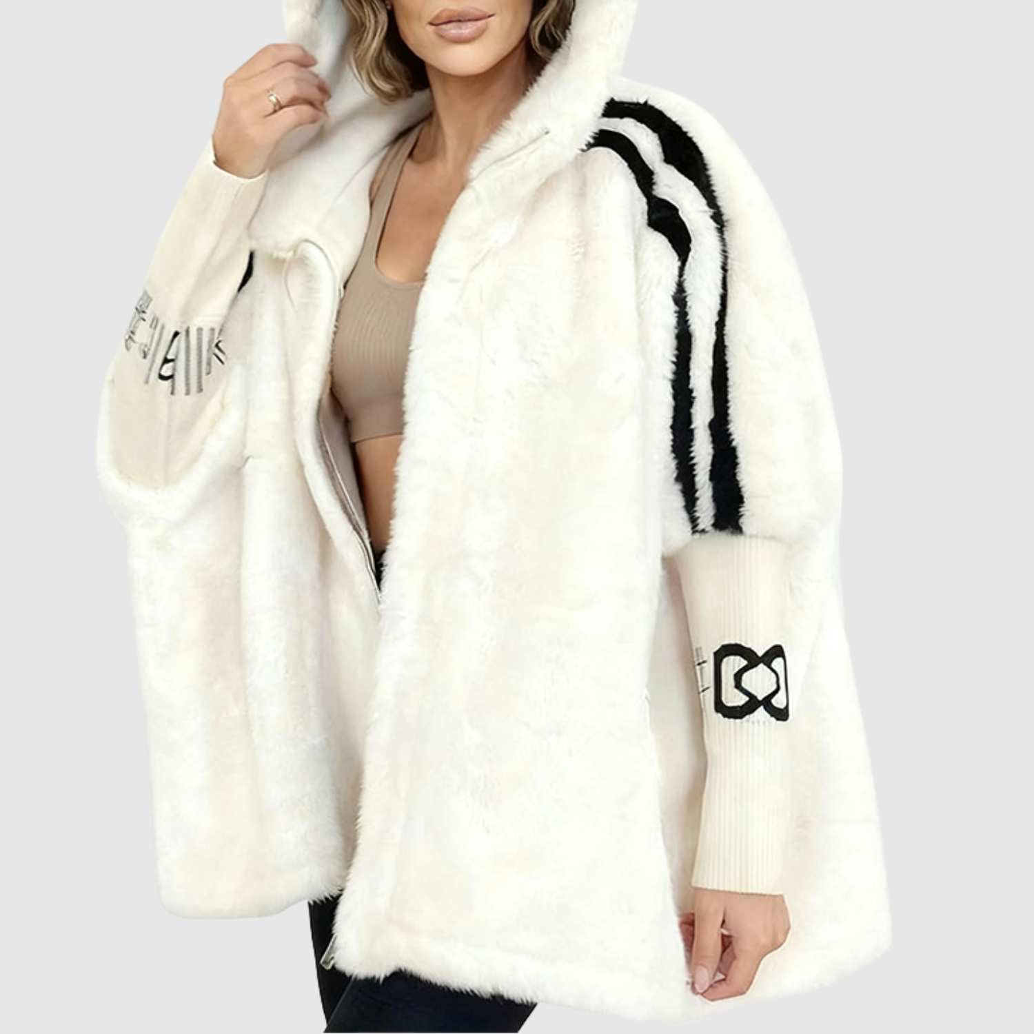 Jelena – Luksusowy płaszcz z kapturem i nowoczesnym akcentem